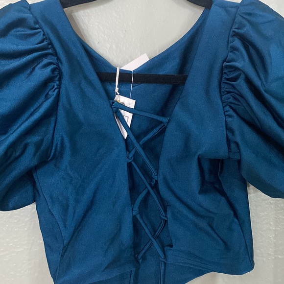 Top - Picture 2 of 6